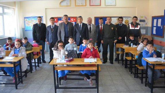 Kayakent İlkokulu ve Ortaokulunda Okul Sütü Dağıtıldı.